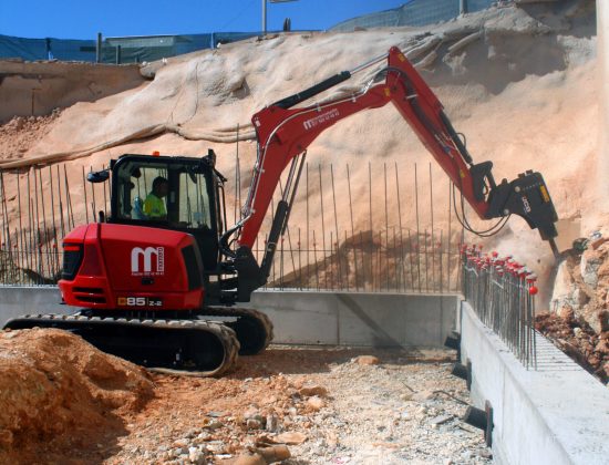 EXCAVADORA 9 T
